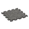 Messeboden Klickfliese von WARCO im Farbdesign Dunkelgrauer Granit mit den Abmessungen 46 x 46 x 1,8 cm. Produktfoto von Artikel 6913 in der Aufsicht von schräg vorne.