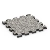 Steinteppich Klickfliese von WARCO im Farbdesign Grauer Granit mit den Abmessungen 28,9 x 28,9 x 1,8 cm. Produktfoto von Artikel 6815 in der Aufsicht von schräg vorne.