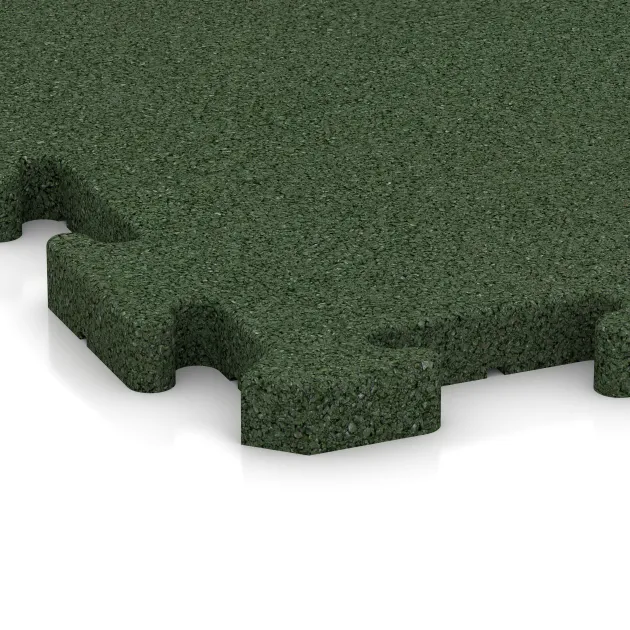 La vue détaillée sur les bords du produit WARCO 4181, Revêtement sportif en caoutchouc, au format 500 x 500 x 30 mm, en couleur Vert gazon.