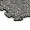 Detailaufnahme der Randausprägung von WARCO-Produkt 0055, Spielmatte, Format 500 x 500 x 18 mm, Farbe Grauer Granit.