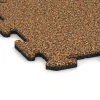La vue détaillée sur les bords du produit WARCO 0142, Tapis de fitness 18 mm, au format 50 x 50 x 1,8 cm | 0,25 m², en couleur Terracotta.