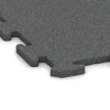 La vue détaillée sur les bords du produit WARCO 3956, Dalle polyvalente pour chiens, au format 100 x 100 x 1,8 cm | 1,00 m², en couleur Gris ardoise.