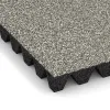 Detailaufnahme der Randausprägung von WARCO-Produkt 5350, Fallschutzplatte, Format 500 x 500 x 50 mm, Farbe Heller Granit.
