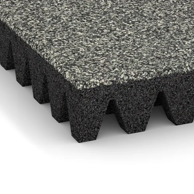 Detailaufnahme der Randausprägung von WARCO-Produkt 5367, Fallschutzplatte, Format 500 x 500 x 80 mm, Farbe Grauer Granit.