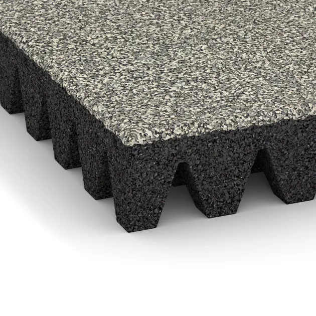 Detailaufnahme der Randausprägung von WARCO-Produkt 5368, Fallschutzplatte, Format 500 x 500 x 80 mm, Farbe Heller Granit.