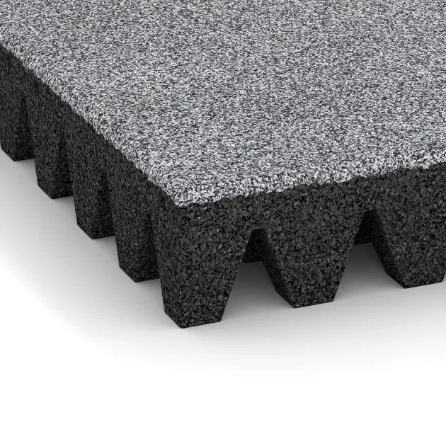 Detailaufnahme der Randausprägung von WARCO-Produkt 5376, Fallschutzplatte, Format 500 x 500 x 80 mm, Farbe Grau Melange.