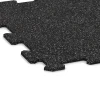 Detailaufnahme der Randausprägung von WARCO-Produkt 0920, Fitnessboden Kompakt, Format 485 x 485 x 8 mm | 0,235 m², Farbe Leicht Grau Gesprenkelt.