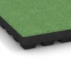 Detailaufnahme der Randausprägung von WARCO-Produkt 6141, Fallschutzplatte – 205 cm, Format 50 x 50 x 7 cm, Farbe Lindgrün.