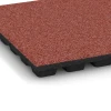 Detailaufnahme der Randausprägung von WARCO-Produkt 6292, Fallschutzplatten, Format 50 x 50 x 4,8 cm, Farbe Tomatenrot.
