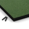 La vue détaillée sur les bords du produit WARCO 6261, Dalle amortissante – 150 cm, au format 50 x 50 x 4,5 cm, en couleur Vert herbe.