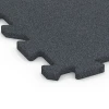Detailaufnahme der Randausprägung von WARCO-Produkt 6986, Fitness Bodenschutzmatte, Format 50 x 50 x 2 cm | 0,25 m², Farbe Schiefergrau.