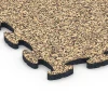 La vue détaillée sur les bords du produit WARCO 6831, Fitness Active dalle, au format 44,6 x 44,6 x 1,8 cm, en couleur Rattan.