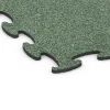 Detailaufnahme der Randausprägung von WARCO-Produkt 6870, Fitness Max Floor System, Format 98 x 98 × 1,8 cm, Farbe Englischer Rasen.
