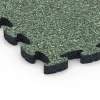 Detailaufnahme der Randausprägung von WARCO-Produkt 6933, Fallschutz Puzzlematte, Format 44,6 x 44,6 × 2,8 cm, Farbe Englischer Rasen.