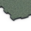 La vue détaillée sur les bords du produit WARCO 6852, Fitness Active dalle, au format 97,1 x 97,1 x 2,8 cm, en couleur Gazon anglais.