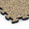 La vue détaillée sur les bords du produit WARCO 6822, Dalle balcon aspect pierre, au format 28,9 x 28,9 x 1,8 cm, en couleur Rattan.