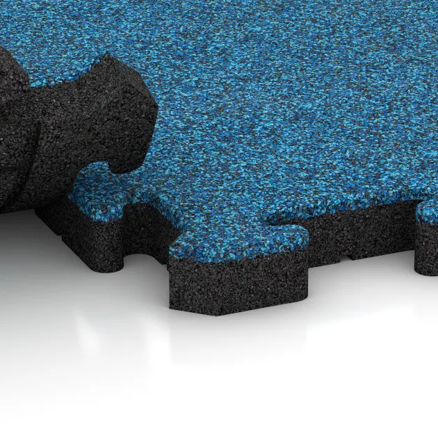 Le gros plan sur le système de connexion des revêtements de sol WARCO 3416 - Tapis de Protection Fitness HD en couleur Atlantique. Les dimensions 1000 x 1000 x 40 mm.