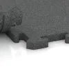 Le gros plan sur le système de connexion des revêtements de sol WARCO 3375 - Tapis de Protection Fitness en couleur Gris ardoise. Les dimensions 1000 x 1000 x 30 mm.
