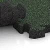 Le gros plan sur le système de connexion des revêtements de sol WARCO 3024 - Dalle de terrasse à emboîtement en couleur Pelouse anglaise. Les dimensions 500 x 500 x 50 mm.