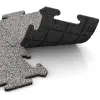 Le gros plan sur le système de connexion des revêtements de sol WARCO 4683 - Dalle de rive HD en couleur Gris mélange. Les dimensions 500 x 235 x 18 mm.