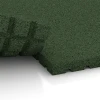 Großaufnahme vom Verbindungssystem von WARCO-Boden 3642 - Stallmatte HD im Farbdesign Grasgrün. Abmessungen 100 x 100 x 4 cm.