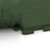 Großaufnahme vom Verbindungssystem von WARCO-Boden 1388 - Gehwegplatte Classic im Farbdesign Grasgrün. Abmessungen 500 x 500 x 40 mm.