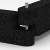 Großaufnahme vom Verbindungssystem von WARCO-Boden 6639 - Gummi-Randstein im Farbdesign Anthrazit. Abmessungen 100 x 15 x 30 cm.