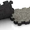 Le gros plan sur le système de connexion des revêtements de sol WARCO 6106 - Dalle plage de piscine sans joints en couleur Granit clair. Les dimensions 306 x 306 x 30 mm.