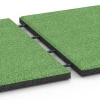 Großaufnahme vom Verbindungssystem von WARCO-Boden 6180 - Terrassenplatte Classic im Farbdesign Lindgrün. Abmessungen 50 x 50 x 3 cm.