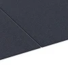 Le gros plan sur le système de connexion des revêtements de sol WARCO 6177 - Fitness Performance Elite Sol de Training en couleur Anthracite. Les dimensions 100 × 100 × 1 cm.