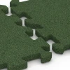 Großaufnahme vom Verbindungssystem von WARCO-Boden 6614 - Poolunterlage im Farbdesign Grasgrün. Abmessungen 50 x 50 x 3 cm | 0,25 m².