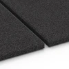 Le gros plan sur le système de connexion des revêtements de sol WARCO 6379 - Tapis d’écurie en couleur Anthracite. Les dimensions 100 x 100 x 3 cm | 1,00 m².
