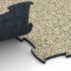 Le gros plan sur le système de connexion des revêtements de sol WARCO 6811 - Sol agility pour chiens en couleur Travertin. Les dimensions 97,1 x 97,1 × 1,8 cm.