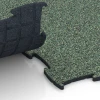 Le gros plan sur le système de connexion des revêtements de sol WARCO 6906 - Sol agility intérieur chien en couleur Gazon anglais. Les dimensions 97,1 x 97,1 × 1,8 cm.