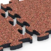 Le gros plan sur le système de connexion des revêtements de sol WARCO 6881 - Dalle Fitness Max en couleur Etna. Les dimensions 44,6 x 44,6 × 2,8 cm.