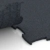Großaufnahme vom Verbindungssystem von WARCO-Boden 6962 - Fitness Premium Boden im Farbdesign Anthrazit. Abmessungen 99 x 99 x 1,8 cm.