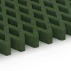 Großaufnahme vom Verbindungssystem von WARCO-Boden 7014 - Fallschutz-Rasengittermatte im Farbdesign Grasgrün. Abmessungen 100 × 100 × 8 cm.