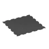 La vue du dessous ou de la face inférieure, c’est-à-dire la face inférieure de la pièce moulée WARCO 6455 - Sol de Fitness Compact au format 50 × 50 × 0,8 cm.
