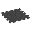 La vue du dessous ou de la face inférieure, c’est-à-dire la face inférieure de la pièce moulée WARCO 6856 - Fitness Active dalle au format 98 x 98 x 2,8 cm.