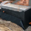 Typische Verlegung oder Einbausituation für den Artikel 0024 von WARCO - ALLESDICHT – Flüssigabdichtung, Farbton Schwarz in der Abmessung 25 kg | 7,6 m².